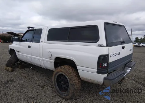 1999 Dodge Ram 1500 St из США, поврежденный, VIN 3B7HF13Z5XG241818